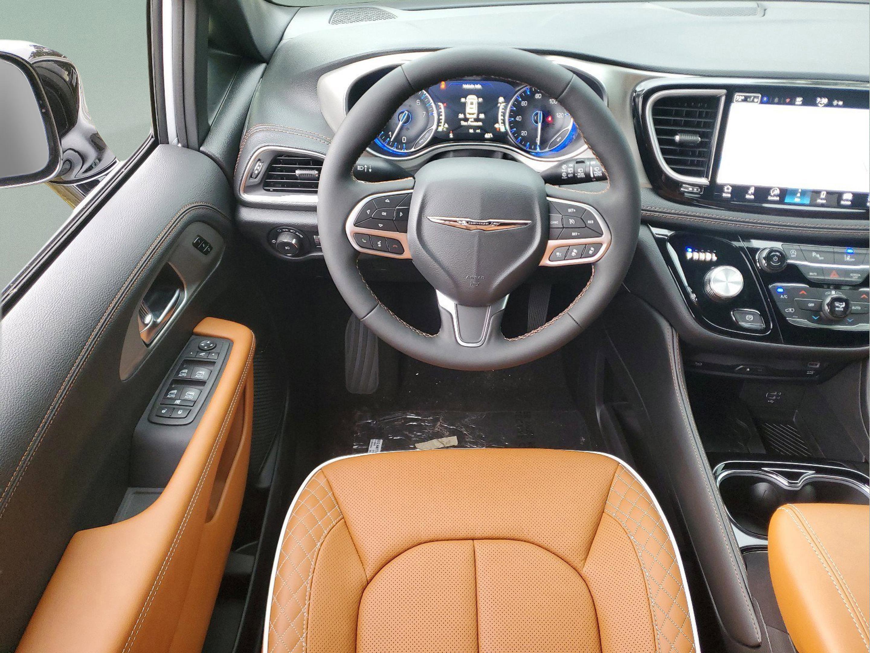 New 2026 Chrysler Pacifica Pinnacle FWD image 22