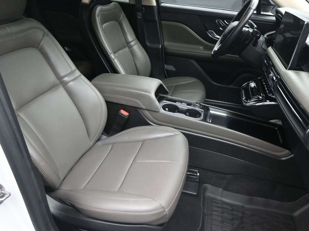Used 2024 Lincoln Corsair FWD w/ Equipment Group 101A image 16