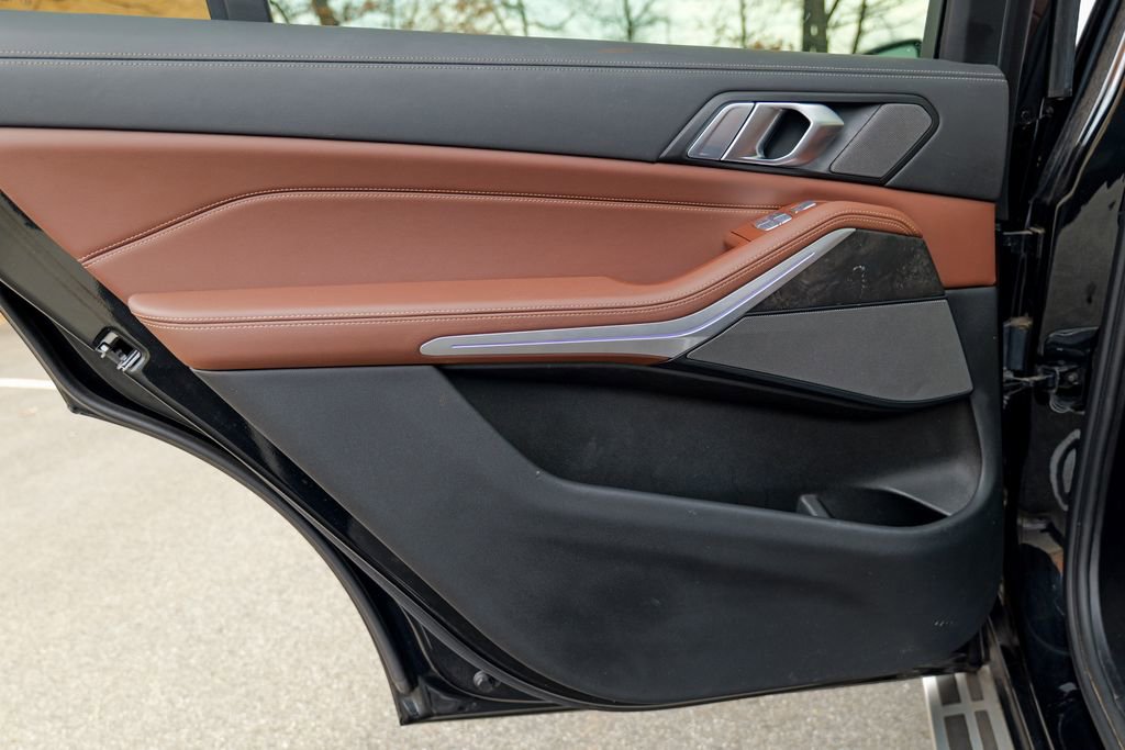 Used 2023 BMW X7 xDrive40i w/ Premium Package image 26