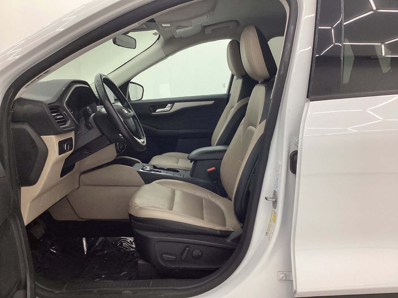 Used 2022 Ford Escape SEL image 14