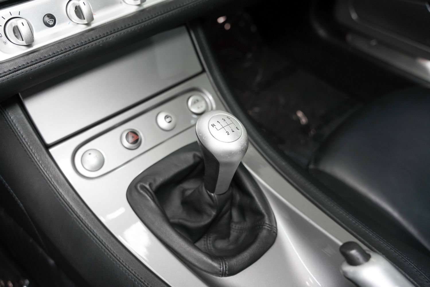 Used 2001 BMW Z8 RWD image 39