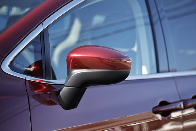 Used 2022 Chrysler Voyager LX image 3