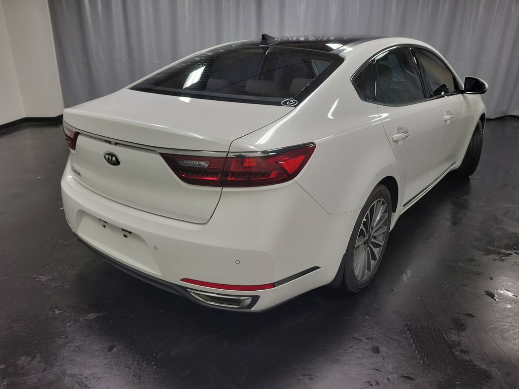 Used 2017 Kia Cadenza Technology FWD image 9