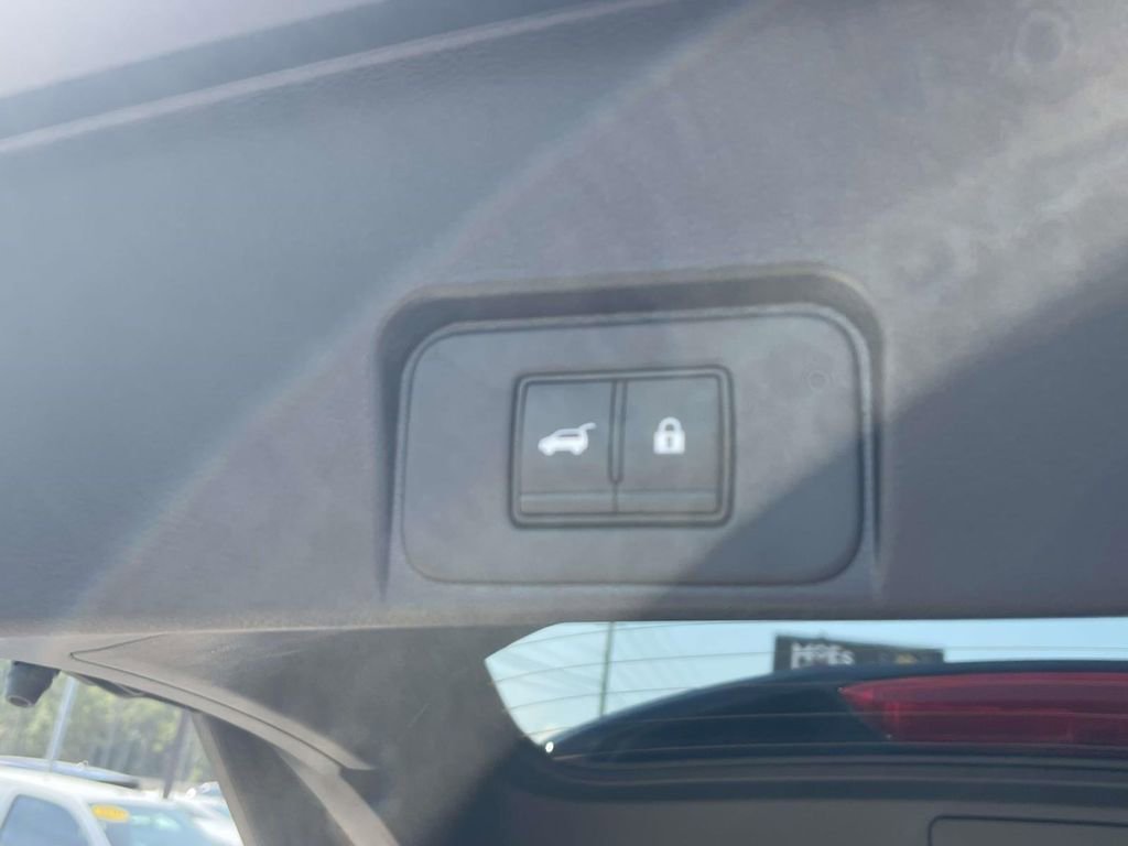 Used 2024 Nissan Rogue SL w/ SL Premium Package image 10