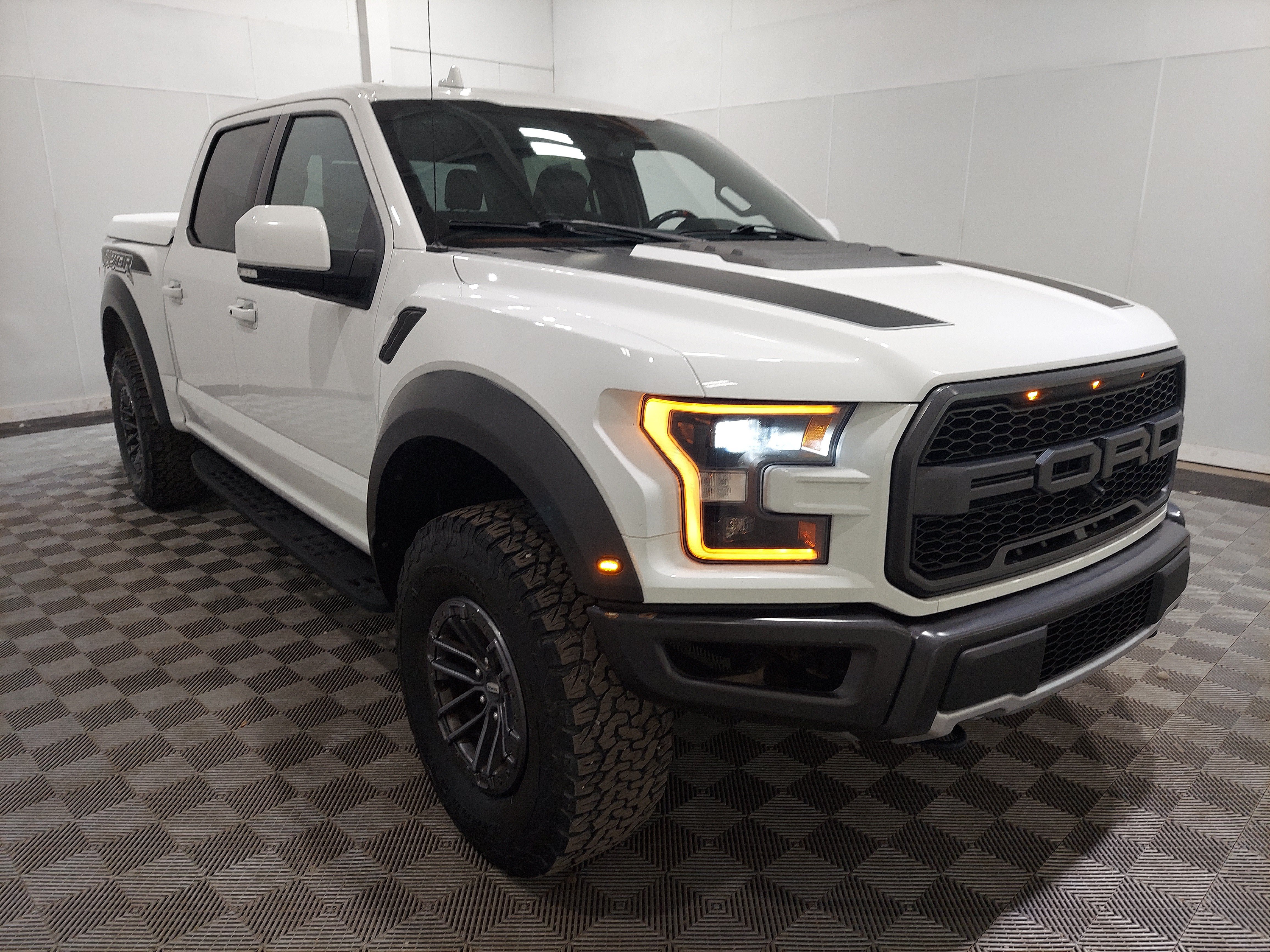 Used 2020 Ford F150 Raptor w/ Equipment Group 802A Luxury AWD/4WD image 4