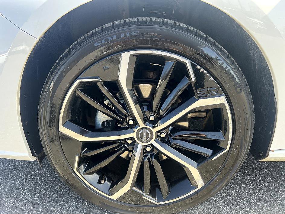 Certified 2024 Nissan Altima 2.5 SR image 9