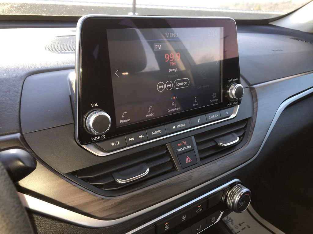 Used 2024 Nissan Altima 2.5 SV image 16