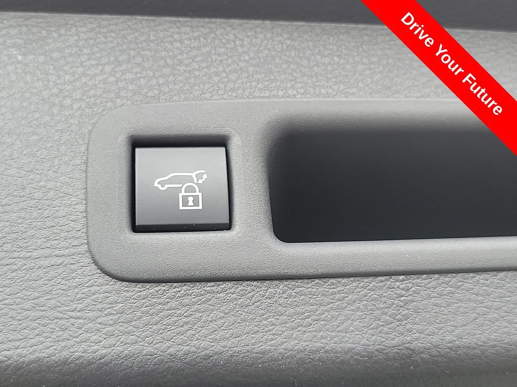 Used 2026 Toyota Sienna XLE Woodland Edition AWD/4WD image 26