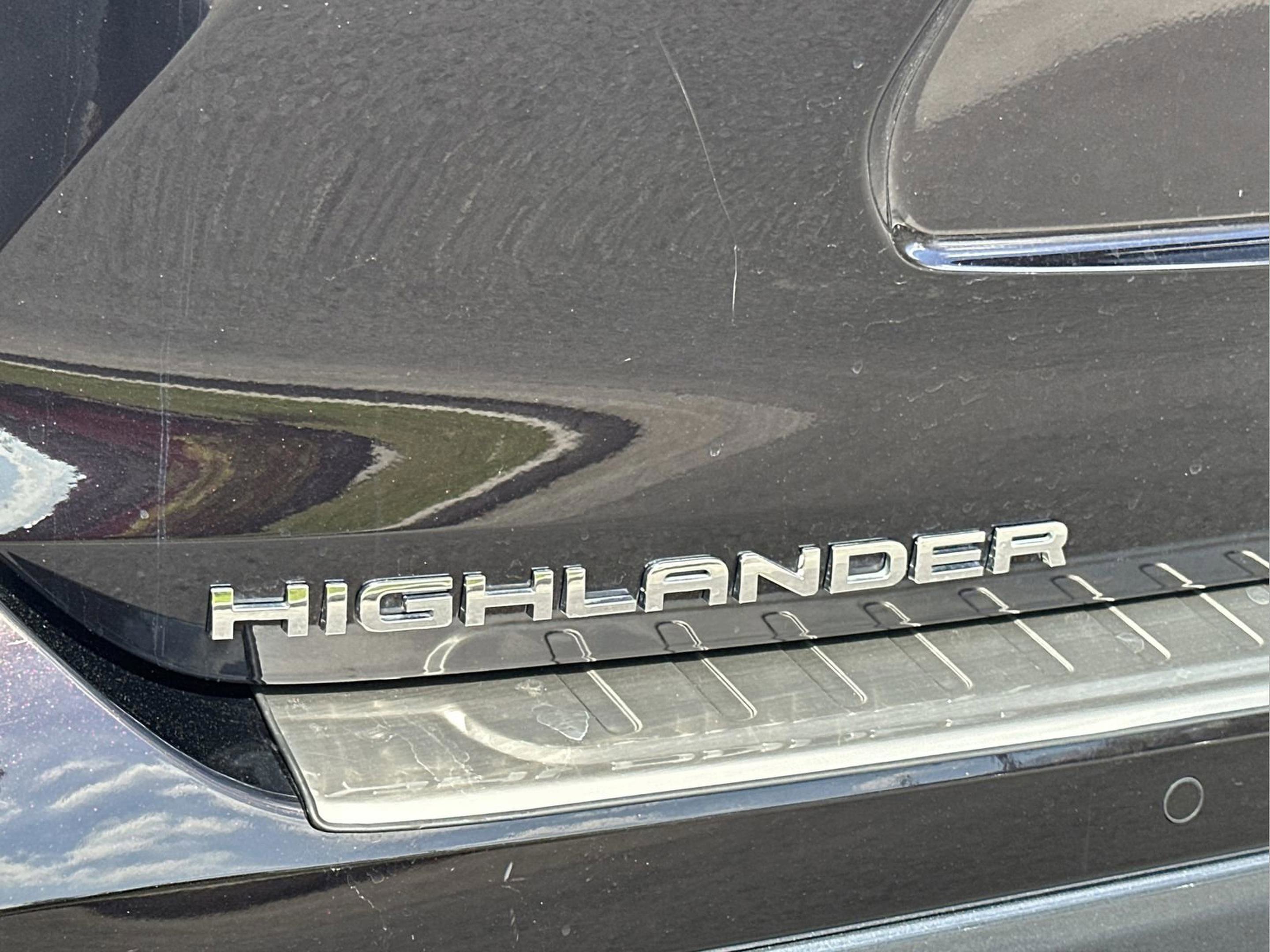 Used 2022 Toyota Highlander Limited image 24