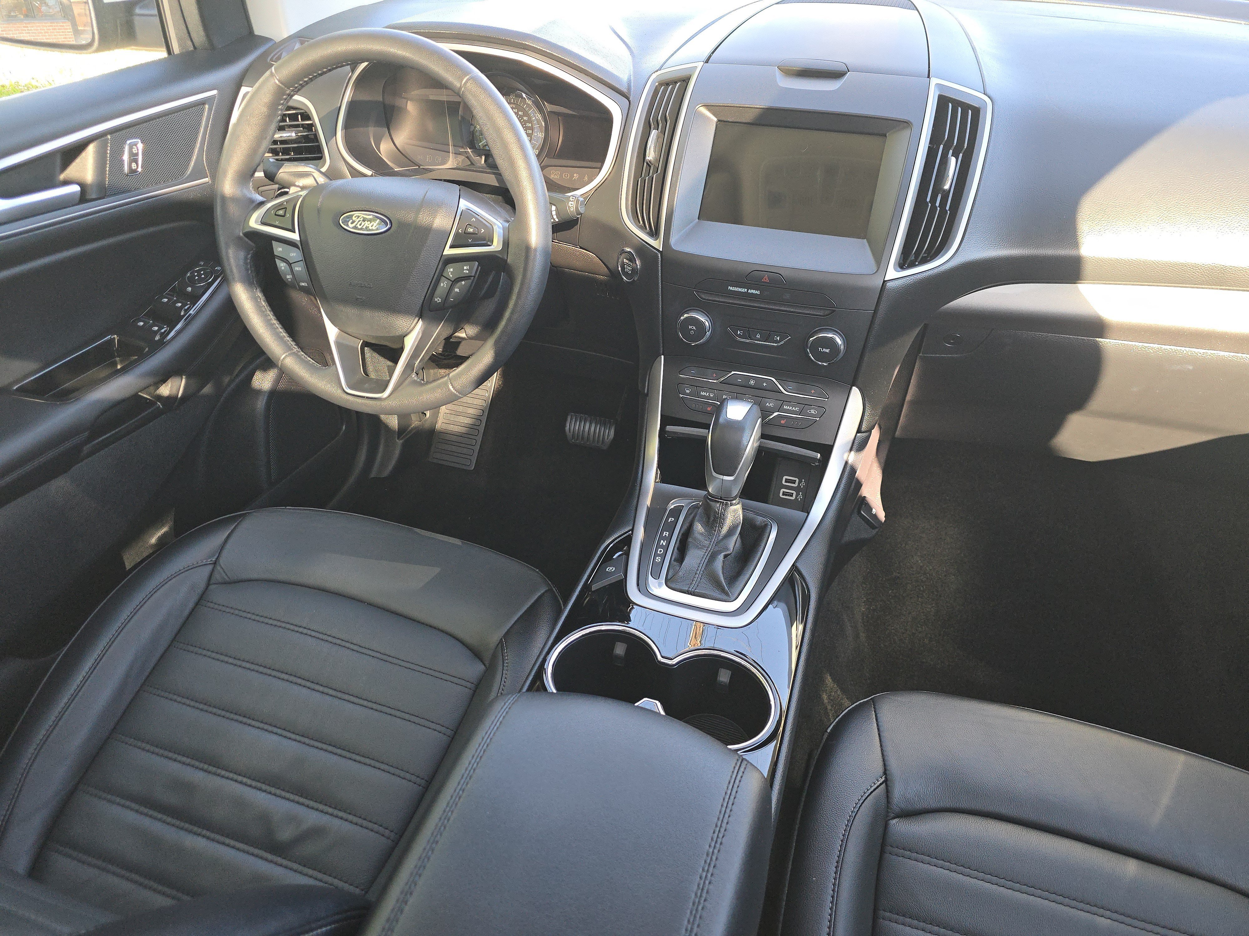 Used 2018 Ford Edge SEL w/ Equipment Group 201A FWD image 18