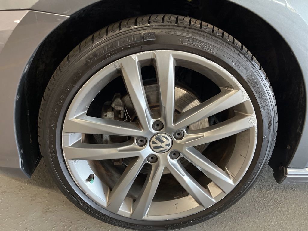 Used 2017 Volkswagen Passat 1.8T R-Line image 5