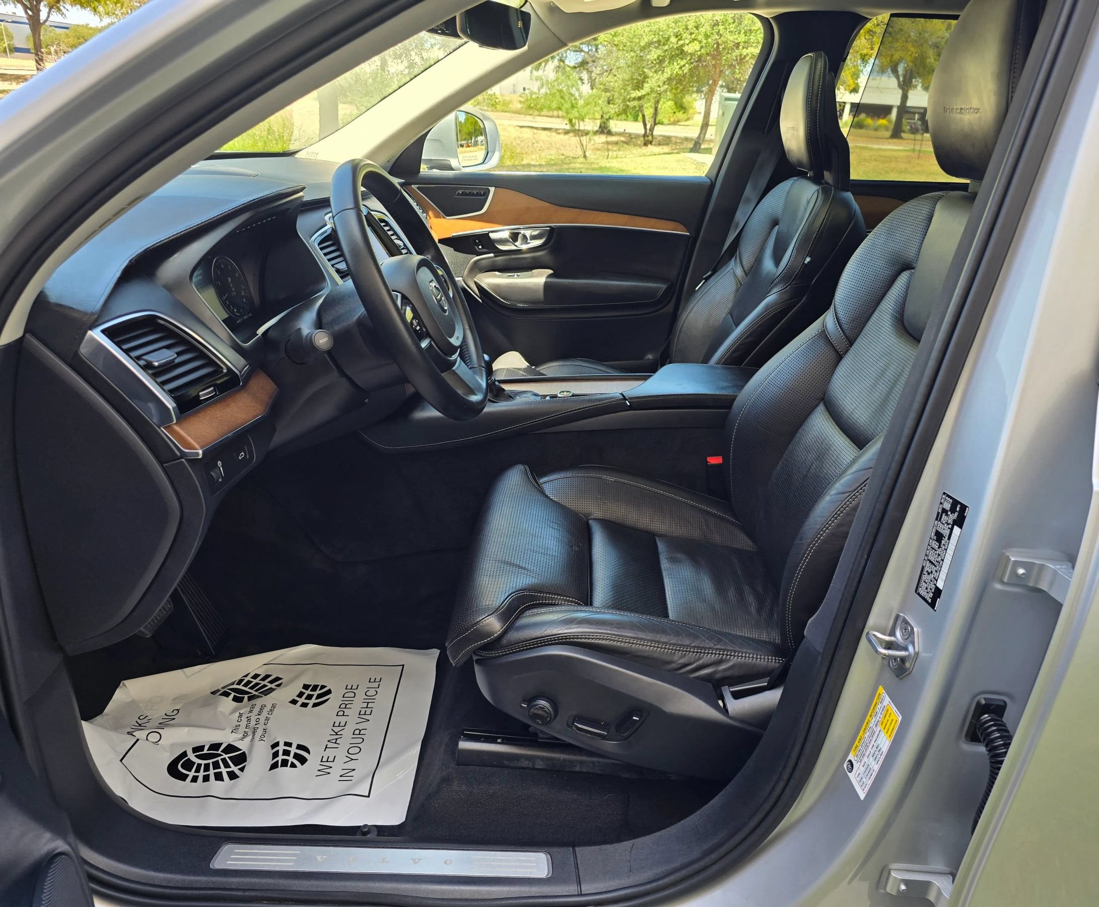 Used 2016 Volvo XC90 T6 Inscription w/ Vision Package AWD/4WD image 24