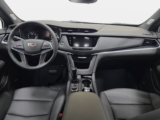 New 2026 Cadillac XT5 Premium Luxury w/ LPO, ONYX Package FWD image 9