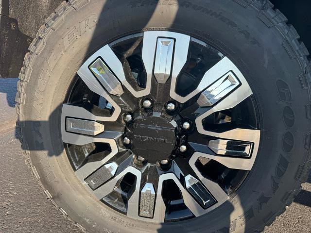 New 2025 GMC Sierra 2500 Denali w/ Denali Reserve Package image 3