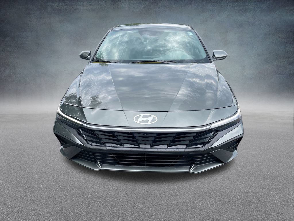 Used 2025 Hyundai Elantra SE FWD image 36