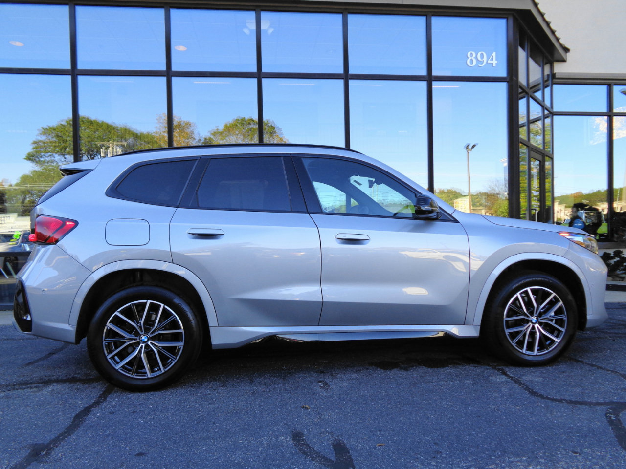 Used 2023 BMW X1 xDrive28i w/ Premium Package image 4