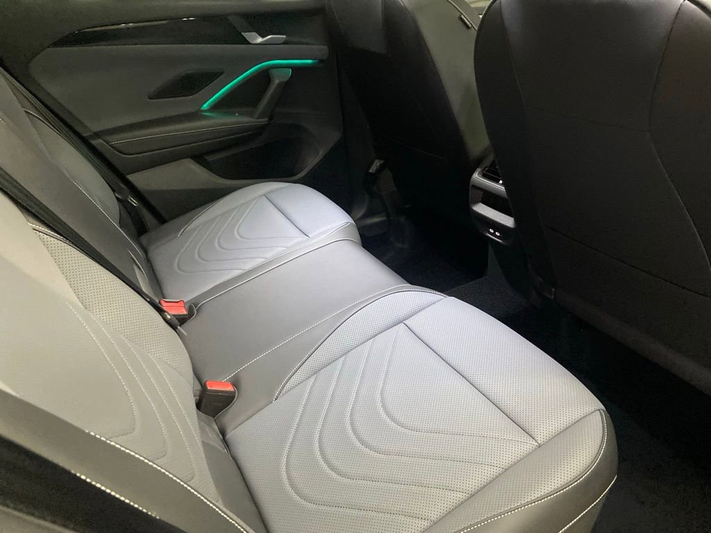 New 2026 Volkswagen Tiguan SE image 7