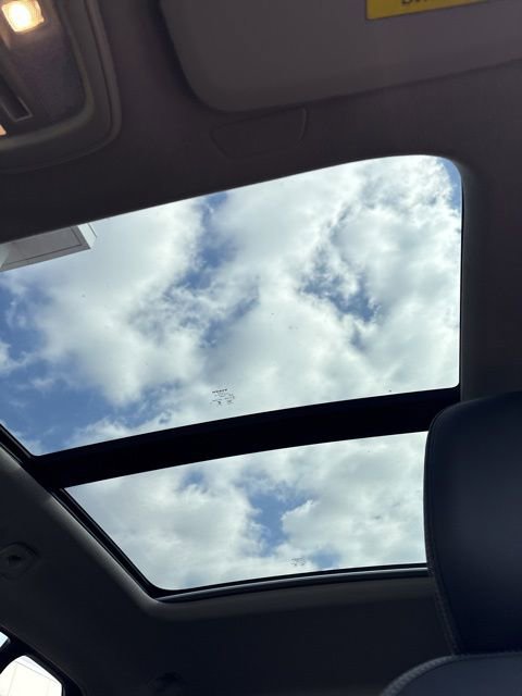 Used 2025 Volvo XC40 B5 Core image 20