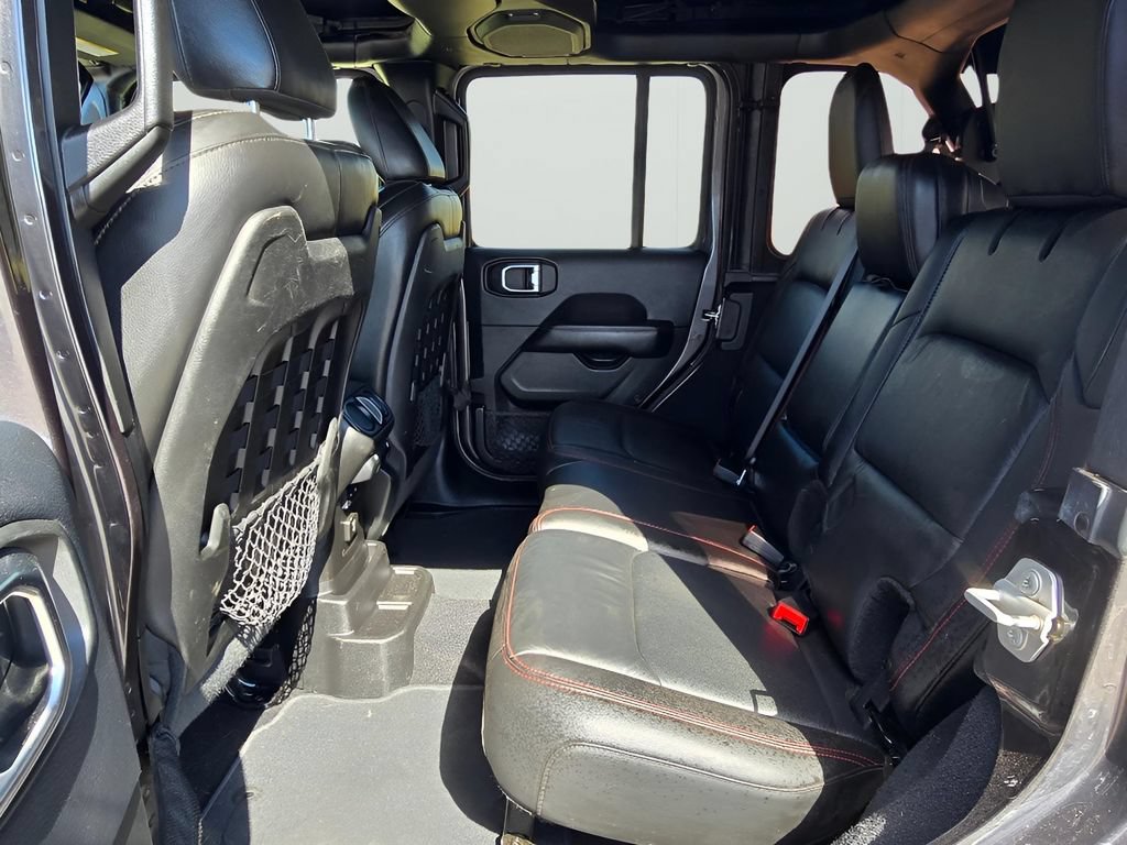 Used 2018 Jeep Wrangler Unlimited Rubicon w/ Dual Top Group AWD/4WD image 26