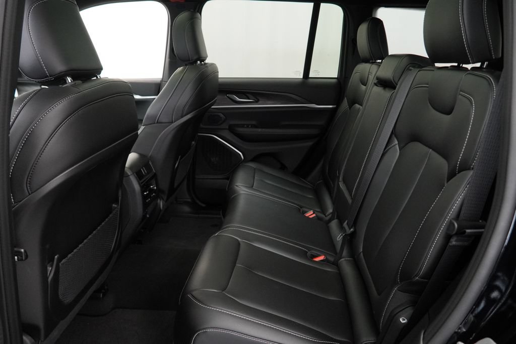 Certified 2026 Jeep Grand Cherokee Limited w/ Limited Altitude Package AWD/4WD image 24