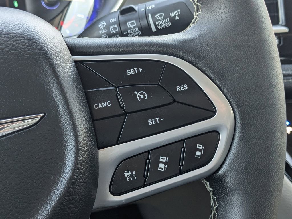 Certified 2024 Chrysler Pacifica Select image 27