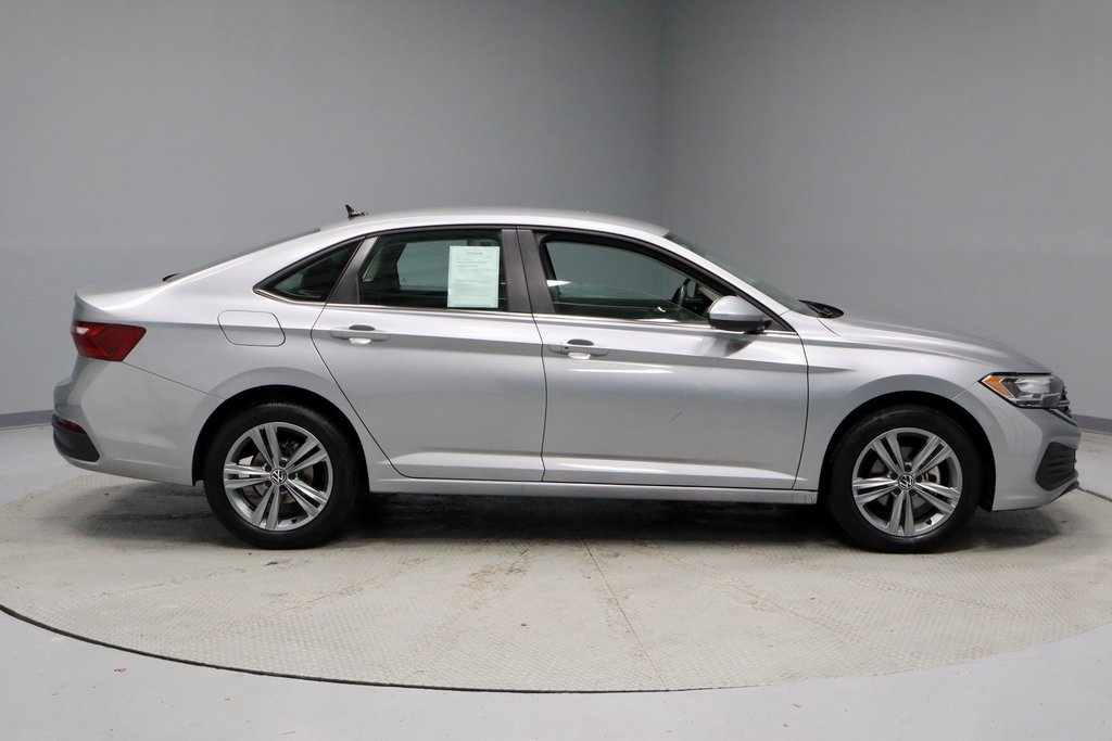 Used 2024 Volkswagen Jetta SE image 6