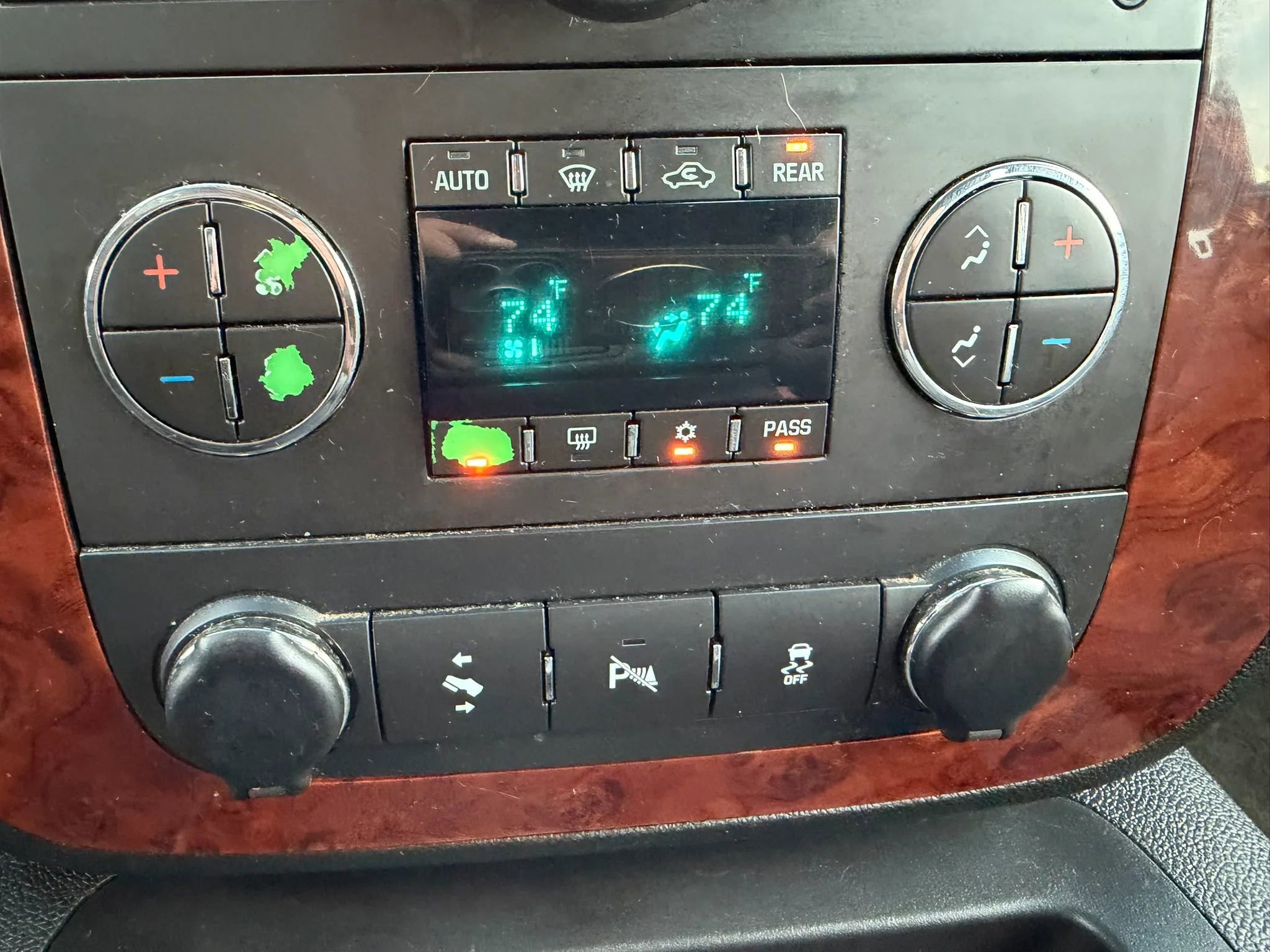 Used 2013 Chevrolet Suburban LT w/ Luxury Package image 53