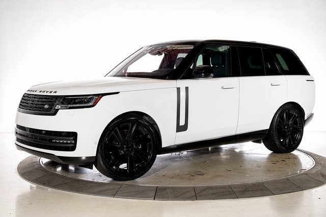 Used 2023 Land Rover Range Rover SE image 1