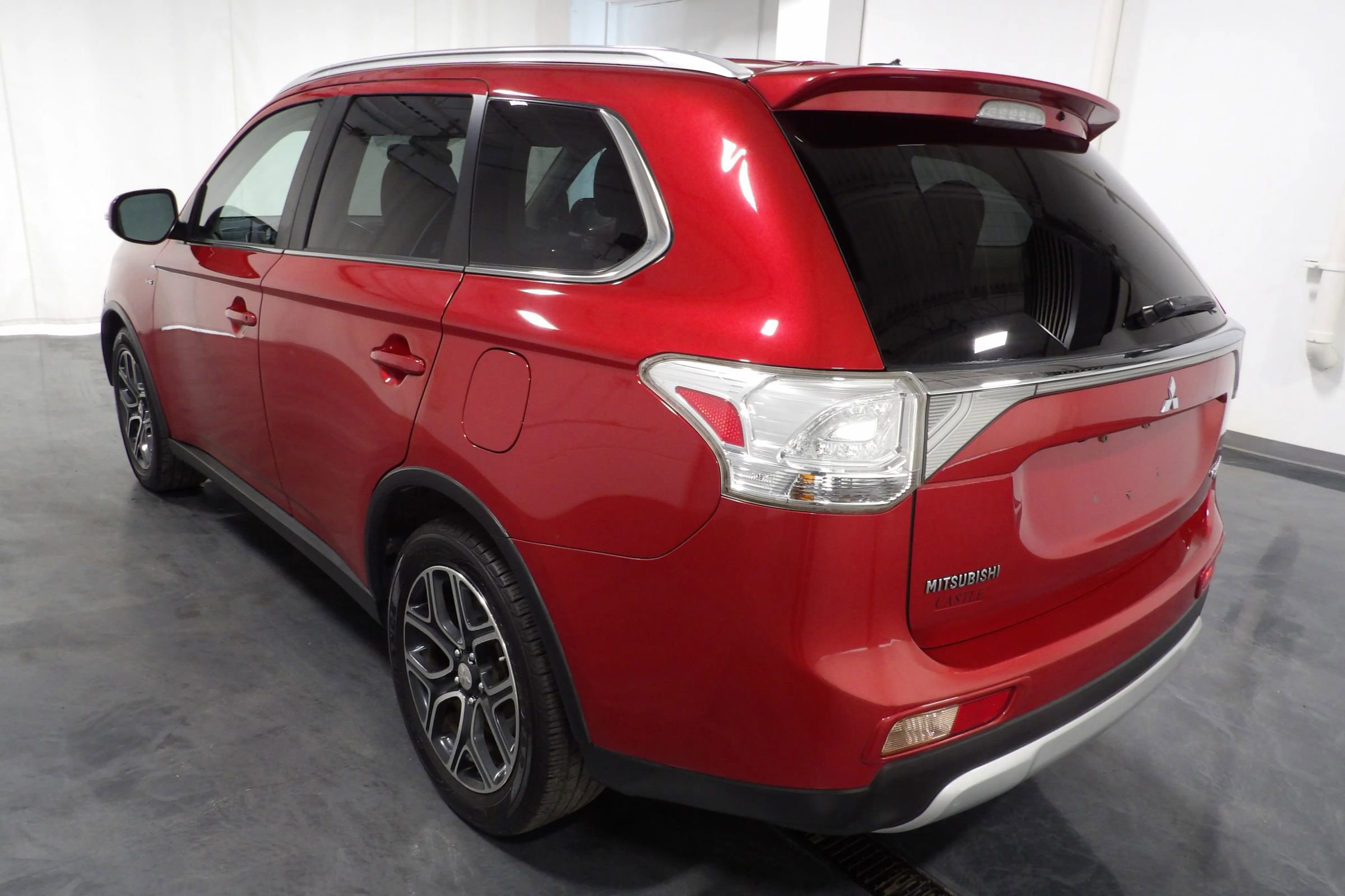 Used 2015 Mitsubishi Outlander GT AWD/4WD image 6