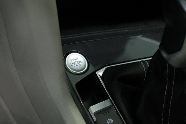 Certified 2023 Volkswagen Tiguan SE FWD image 20