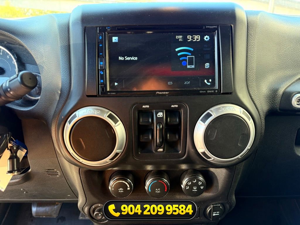 Used 2015 Jeep Wrangler Unlimited Sahara AWD/4WD image 15