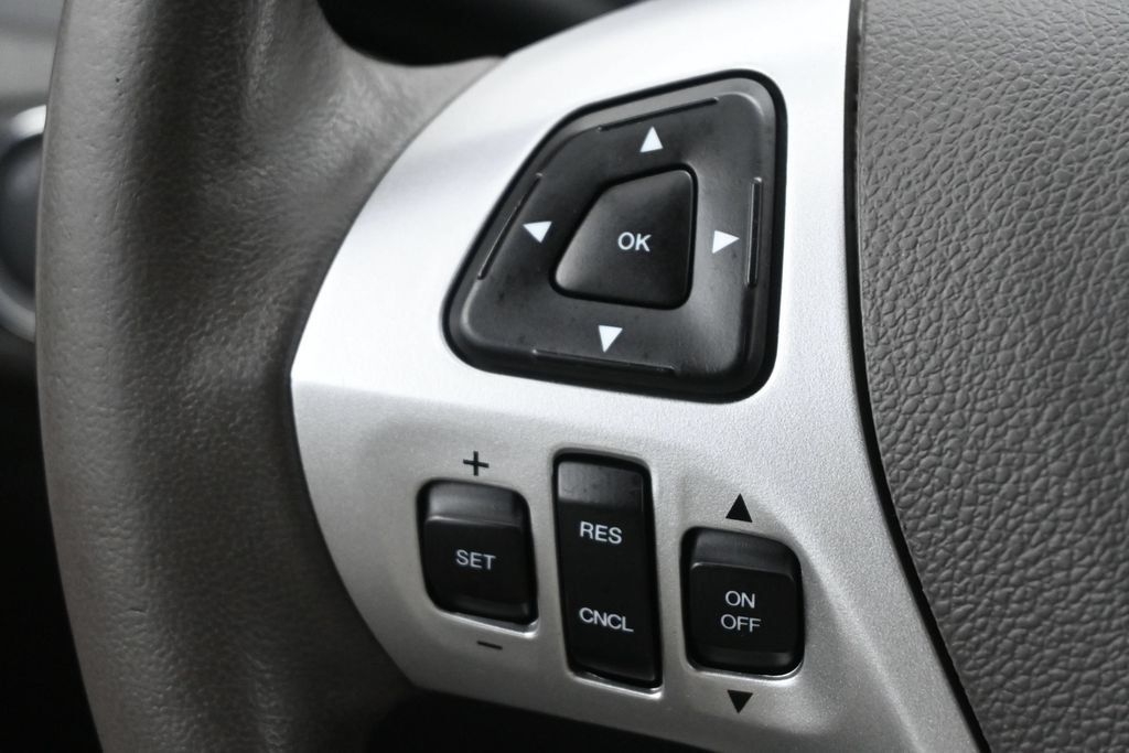 Used 2014 Ford Edge Limited w/ Driver Entry Package FWD image 5