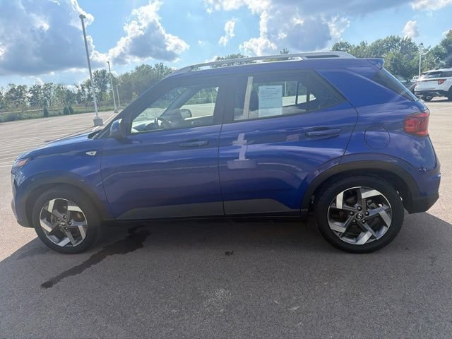Used 2021 Hyundai Venue SEL FWD image 11