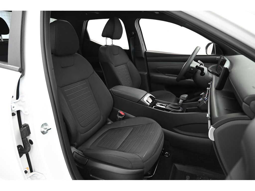 Used 2025 Hyundai Santa Cruz SE image 16