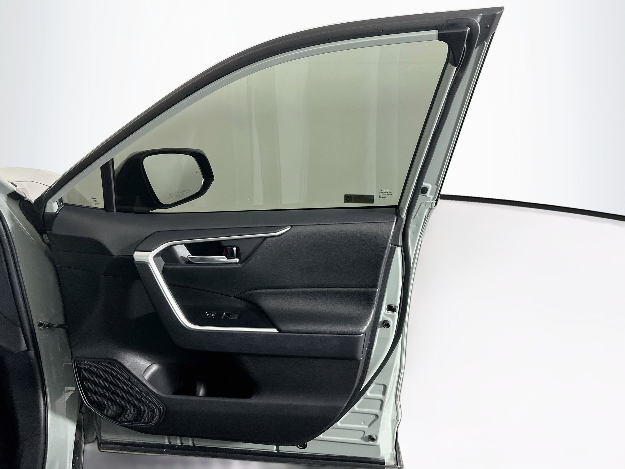 Used 2020 Toyota RAV4 XLE Premium FWD image 34
