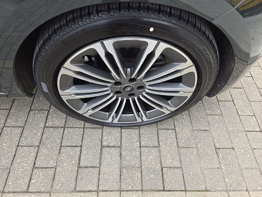 Used 2023 Land Rover Range Rover SE image 11