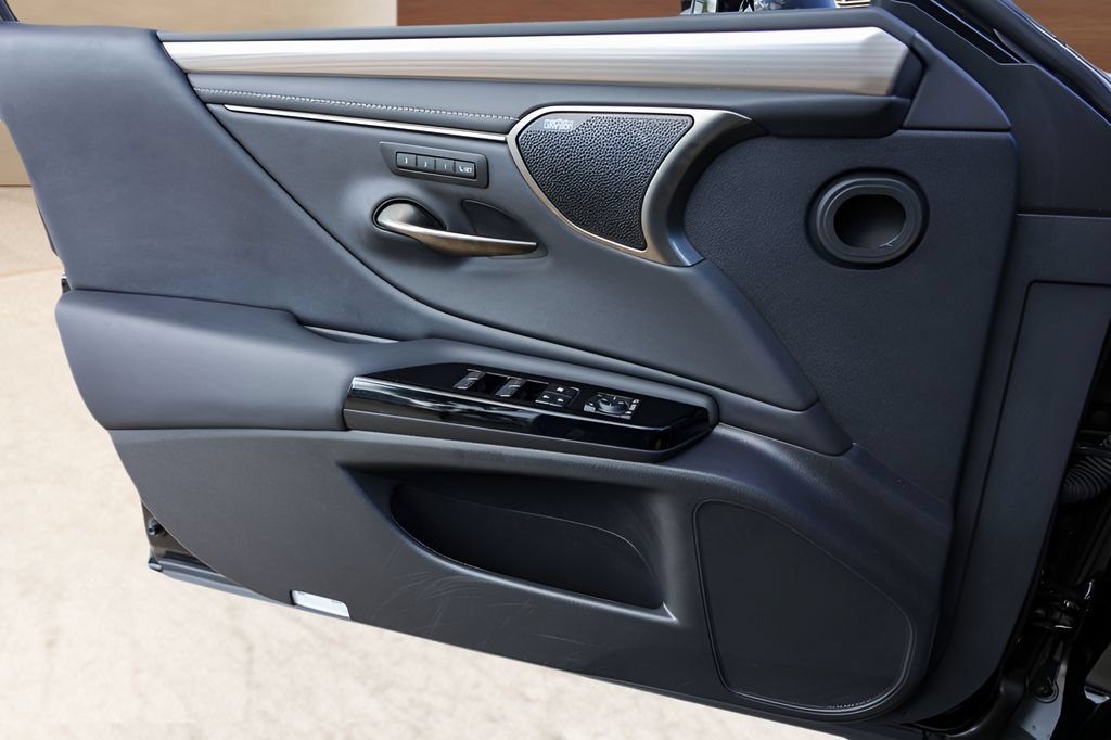 Used 2023 Lexus ES 350 F Sport w/ Accessory Package (Z2) FWD image 21