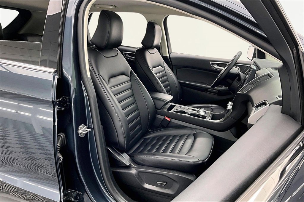 Used 2024 Ford Edge SEL w/ Convenience Package image 7