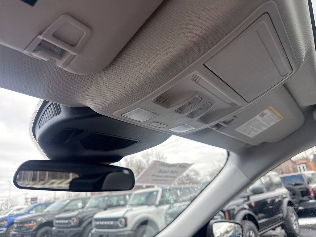 Used 2022 Ford Escape SE w/ SE Sport Appearance Package image 41