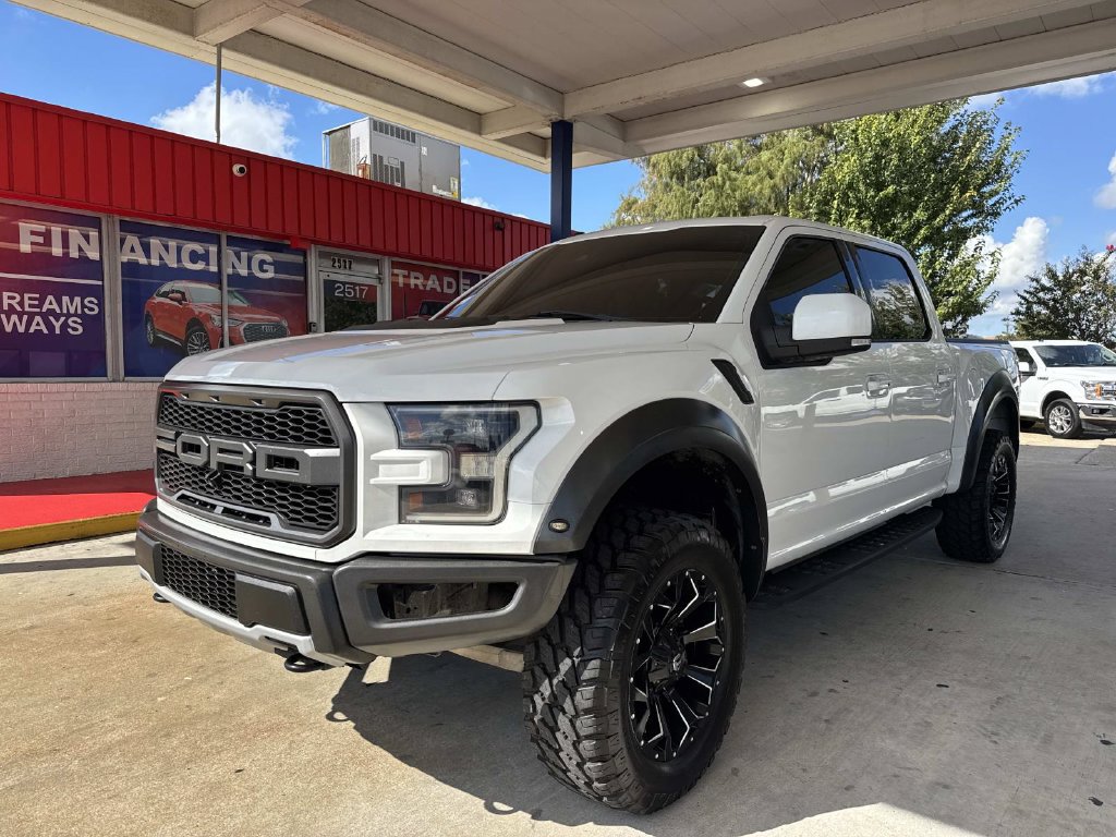 Used 2018 Ford F150 Raptor w/ Equipment Group 802A Luxury AWD/4WD image 3