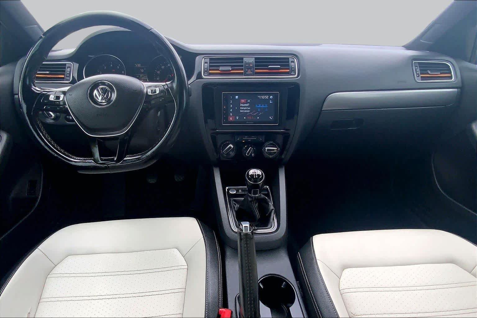 Used 2016 Volkswagen Jetta Sport FWD image 15