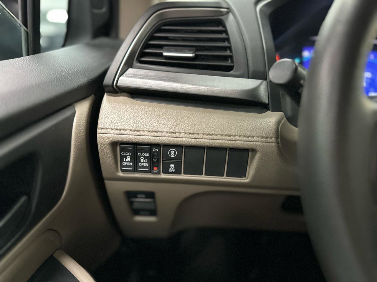 Used 2022 Honda Odyssey EX image 15