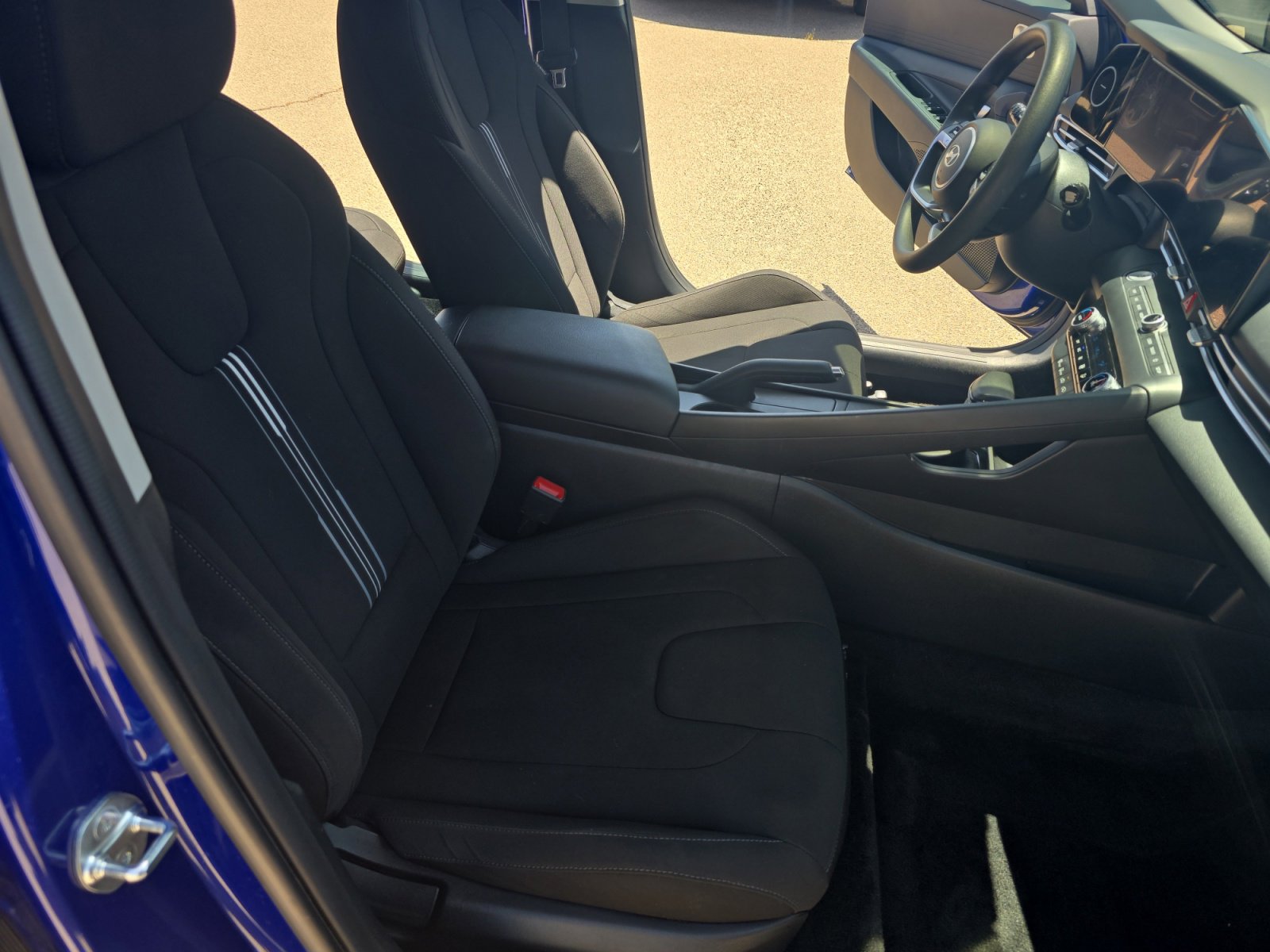 Used 2024 Hyundai Elantra SEL FWD image 19