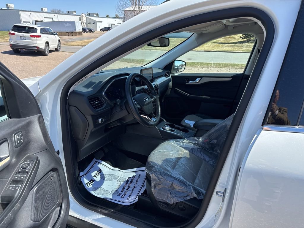 Used 2022 Ford Escape Titanium w/ Titanium Elite Package image 11