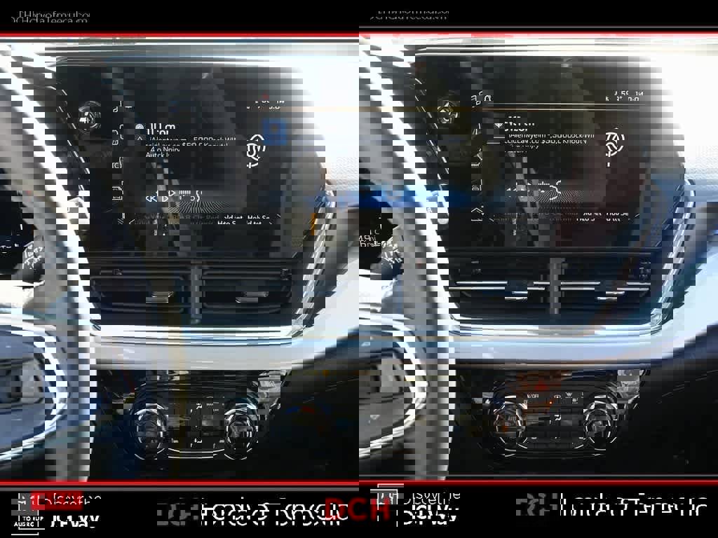 Used 2024 Chevrolet Trax LT w/ Sunroof Package image 12