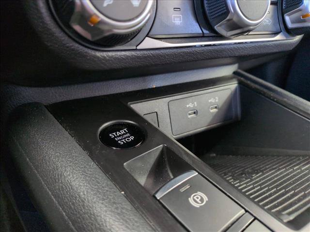 Used 2025 Nissan Kicks SV FWD image 11