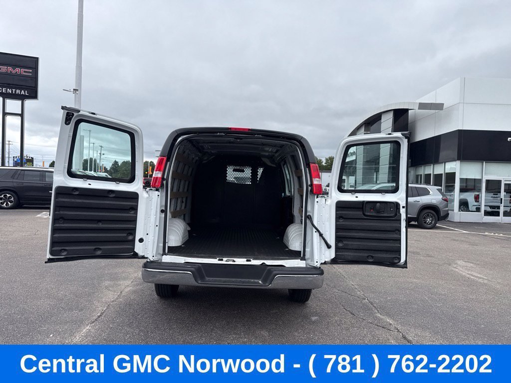 Used 2025 Chevrolet Express 2500 w/ Driver Convenience Package RWD image 11