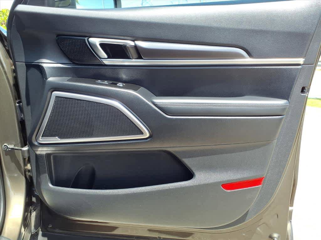 Used 2025 Kia Telluride S FWD image 23