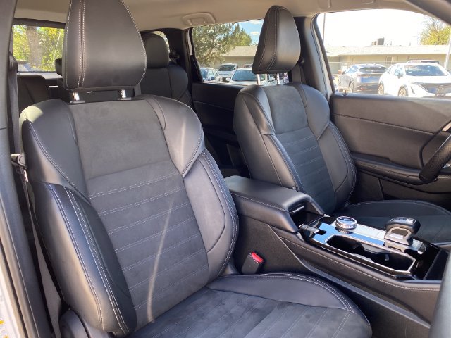 Used 2025 Mitsubishi Outlander SE AWD/4WD image 9