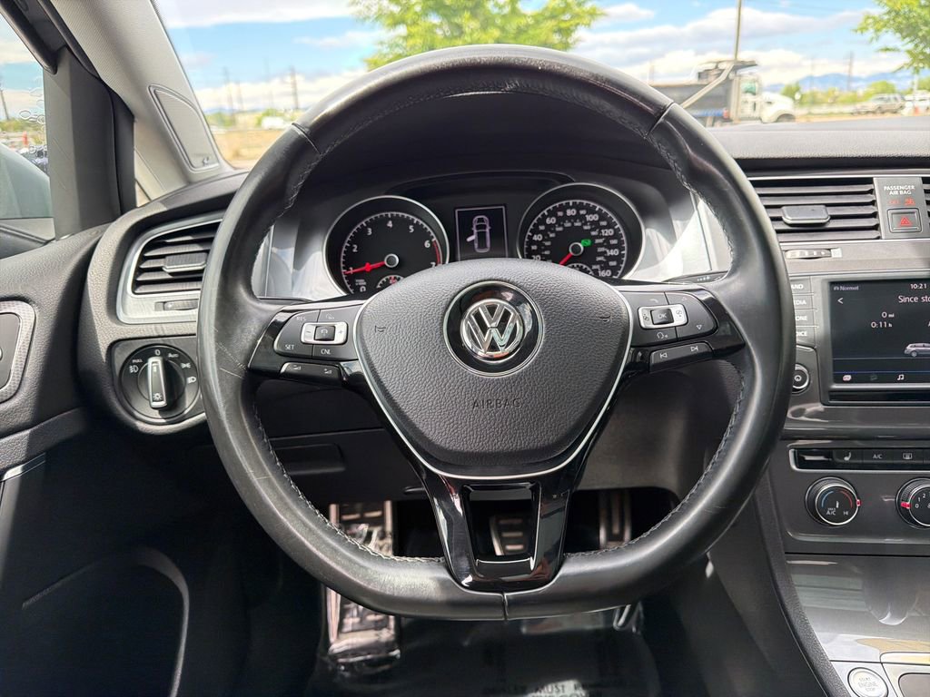 Used 2017 Volkswagen Golf Alltrack SE AWD/4WD image 15